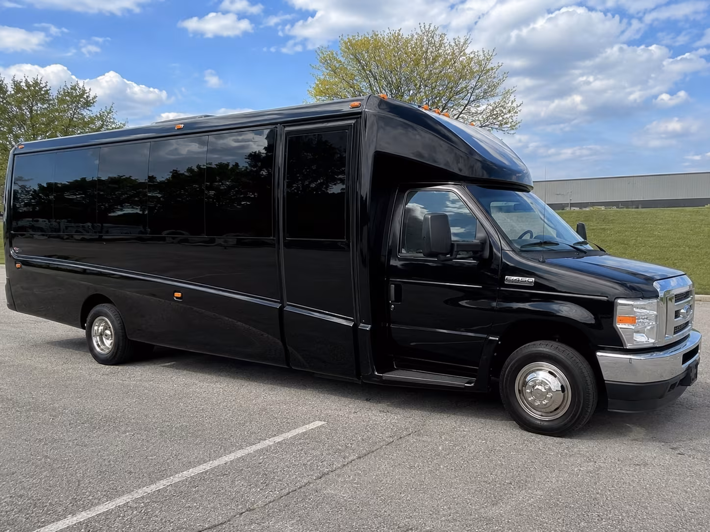 minibus rentals for small groups heading to contra costa wine country