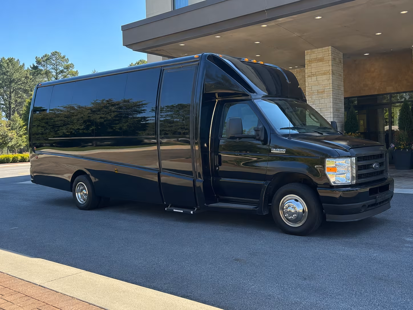 pittsburg sporting event transportation onboard seating